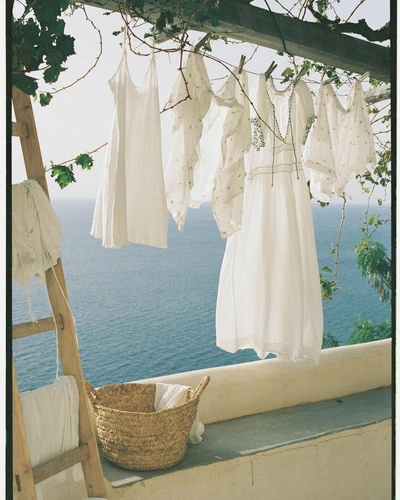 An Instagram carousel post added by nn4nk1 on May 17, 2024. The author is @anne_lauer.