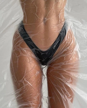 A cover of "badb" cluster. The owner is yayapaiva. The cluster consists of 27 elements.