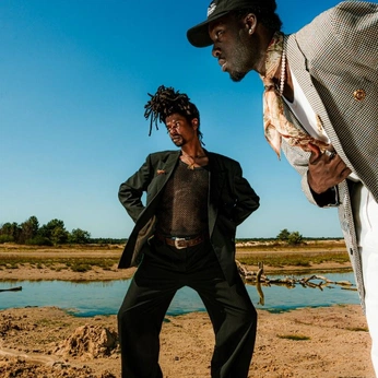 A cover of "Photography" cluster. The owner is brittleonie. The cluster description is "Photographs shot by moi <3". The cluster consists of 192 elements.