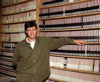 A cover of "Dead archive" cluster. The owner is f1tzcarrald0. The cluster consists of 17 elements.