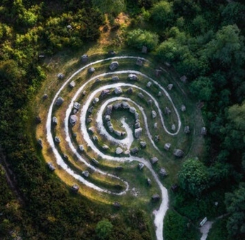 A cover of "spiraling into control" cluster. The owner is jordanisgreen. The cluster consists of 5 elements.