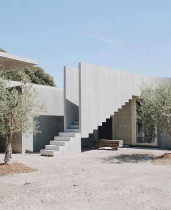 A cover of "bazen" cluster. The owner is syfilek. The cluster consists of 2 elements.