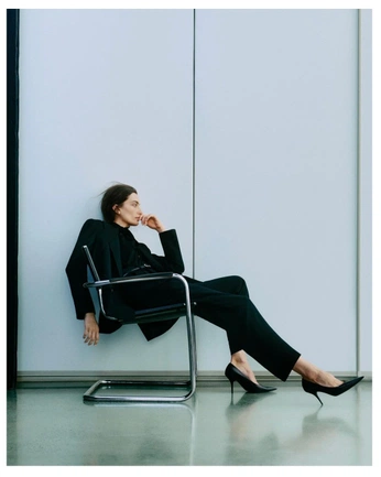 A cover of "Bisines Inspo" cluster. The owner is powwpic. The cluster consists of 11 elements.