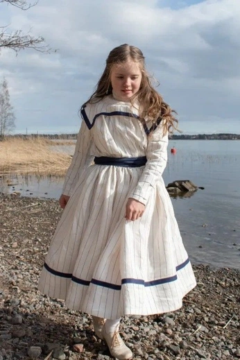 A cover of "Rangeline 🌬️🌊⚓️" cluster. The owner is charlottemary. The cluster consists of 9 elements.