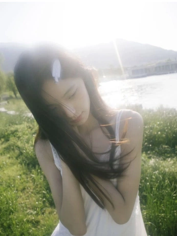 A cover of "dreamy" cluster. The owner is batsmaru. The cluster consists of 2 elements.