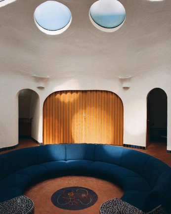 A cover of "Interiors" cluster. The owner is julian5. The cluster consists of 5 elements.