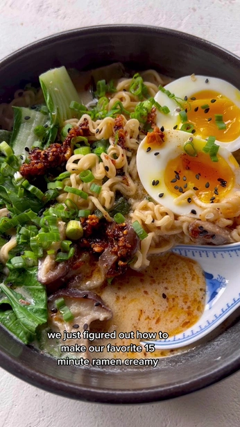 A cover of "🍴" cluster. The owner is mlltt. The cluster consists of 71 elements.