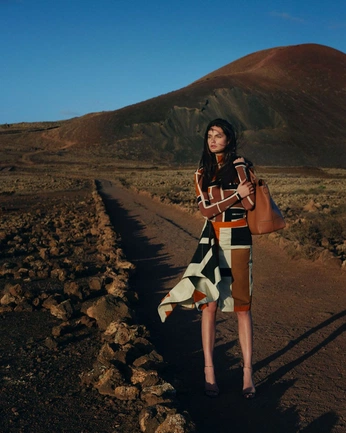 A cover of "dolomite" cluster. The owner is cordioland. The cluster consists of 31 elements.