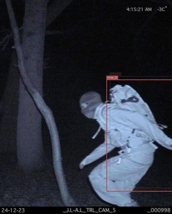 A cover of "off white" cluster. The owner is bluepleyade. The cluster consists of 13 elements.