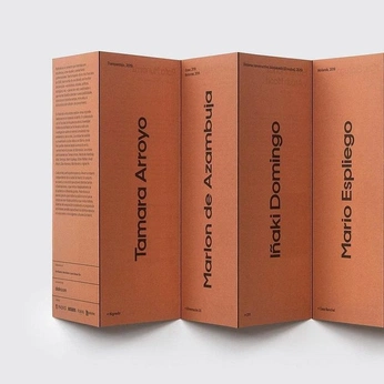 A cover of "DOSSIER" cluster. The owner is dvivesm. The cluster consists of 4 elements.