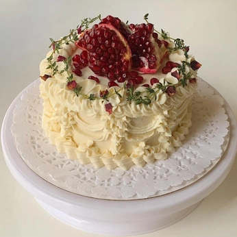 A cover of "let’s eat cake" cluster. The owner is rrstudio.design. The cluster consists of 9 elements.