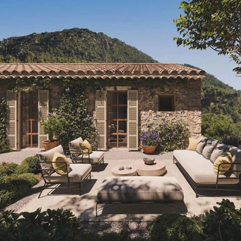 A cover of "Home" cluster. The owner is livsullivan. The cluster consists of 4 elements.