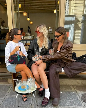 A cover of "Girls day out" cluster. The owner is sameeen. The cluster consists of 8 elements.