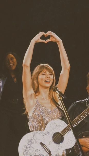 A cover of "Music" cluster. The owner is plombardi. The cluster consists of 23 elements.