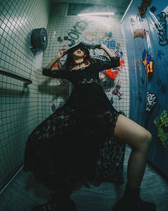 A cover of "Rae Witch" cluster. The owner is flyest90. The cluster consists of 32 elements.