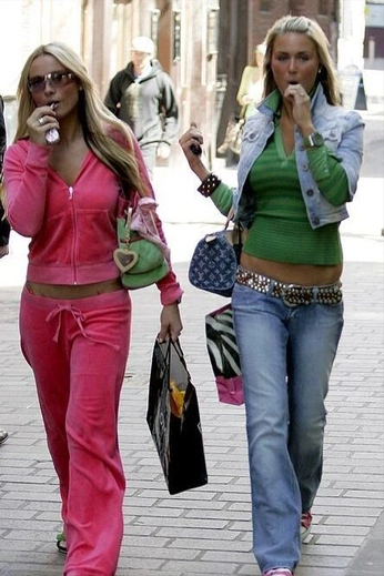 A cover of "2000" cluster. The owner is larissalmeida. The cluster consists of 2 elements.