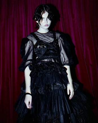 A cover of "Gothic" cluster. The owner is headclouds. The cluster consists of 23 elements.