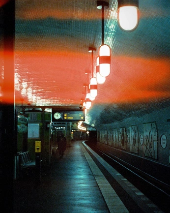 A cover of "Neon Urban Transit" cluster. The owner is kikalascage. The cluster consists of 33 elements.