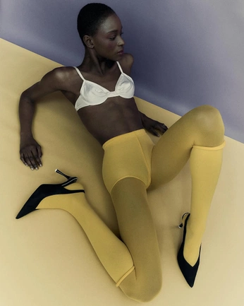 A cover of "tights" cluster. The owner is norosaes. The cluster consists of 8 elements.