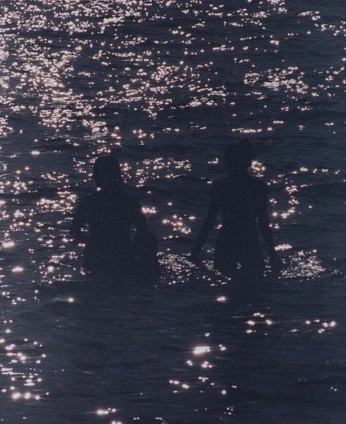 A cover of "Ocean Lovers" cluster. The owner is ohyeahthatsnoice. The cluster consists of 18 elements.