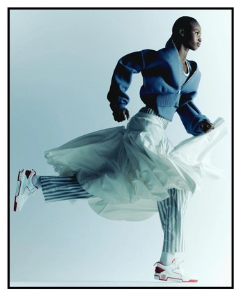 A cover of "Elle" cluster. The owner is ortnerstudio. The cluster consists of 16 elements.