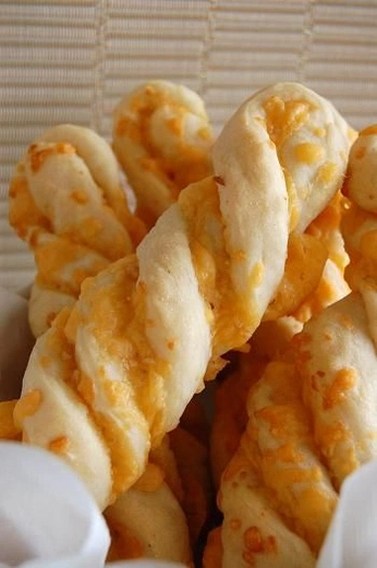 A cover of "yum!" cluster. The owner is fairygirlstar98. The cluster consists of 613 elements.