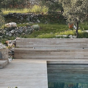 A cover of "EMINE ESTATE" cluster. The owner is michelletrc. The cluster consists of 2 elements.