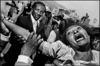 A cover of "bruce gilden" cluster. The owner is ldmila. The cluster consists of 1 element.