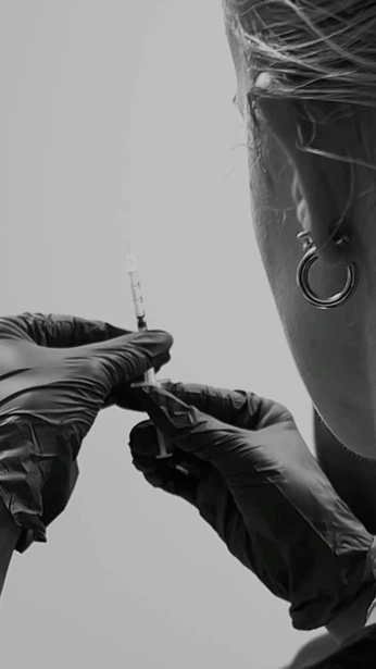 A cover of "lauren" cluster. The owner is caffeinatedco. The cluster consists of 2 elements.