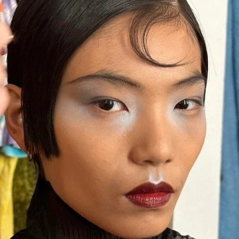 A cover of "MAKEUP ARTISTS" cluster. The owner is po.line. The cluster consists of 1 element.