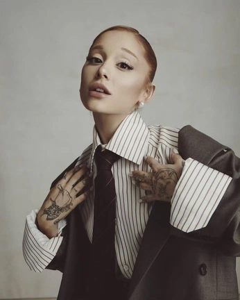 A cover of "Ariana 🫧" cluster. The owner is oliveandore. The cluster consists of 9 elements.