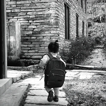 A cover of "B&W" cluster. The owner is yangri. The cluster consists of 9 elements.