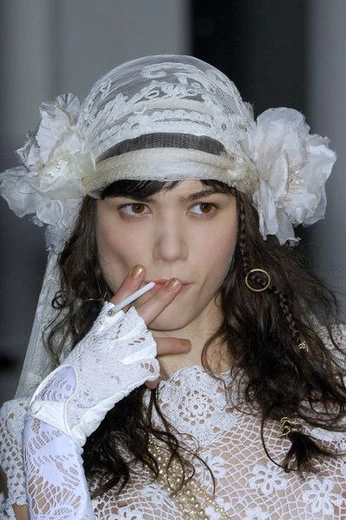 A cover of "venusrocobarrocorock" cluster. The owner is luvago. The cluster consists of 60 elements.