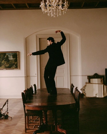 A cover of "Ineffable" cluster. The owner is theblapse. The cluster consists of 1 element.