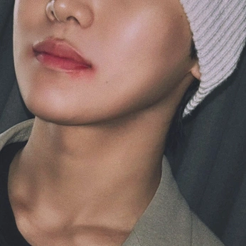 A cover of "XLOV HYUN" cluster. The owner is hanpop. The cluster consists of 44 elements.