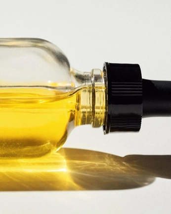 A cover of "Oil" cluster. The owner is pilarrr. The cluster consists of 2 elements.