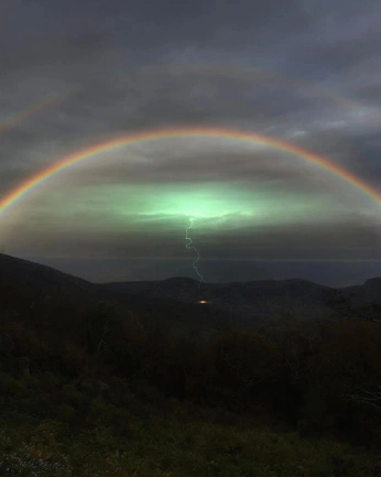 A cover of "Spectral" cluster. The owner is ienok. The cluster consists of 19 elements.