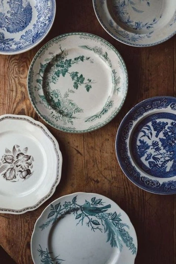 A cover of "Ceramics" cluster. The owner is davybraun. The cluster consists of 48 elements.