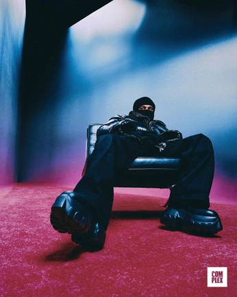 A cover of "poses hoka" cluster. The owner is genzou. The cluster consists of 1 element.