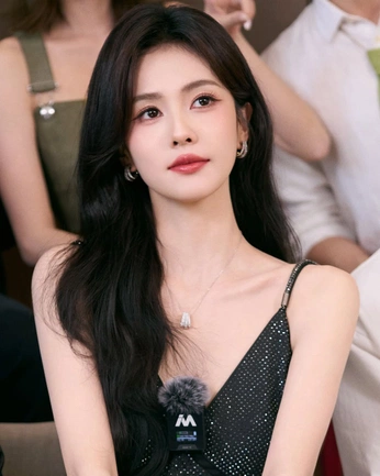 A cover of "白鹿" cluster. The owner is xinlan. The cluster consists of 1 element.