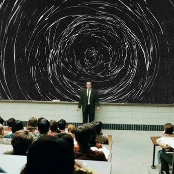 A cover of "school vs strike" cluster. The owner is loomer. The cluster consists of 7 elements.