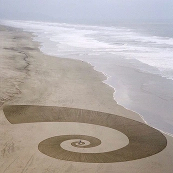 A cover of "Surrealism Beach" cluster. The owner is brittleonie. The cluster consists of 71 elements.