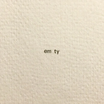 A cover of "Empty" cluster. The owner is johyeonlee. The cluster consists of 2 elements.