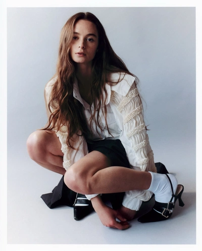 An image added by jewishsndingname on May 21, 2024. May present: sitting, joint, shoe, leg, flash photography.