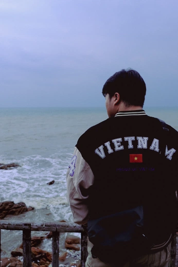 A cover of "Sea" cluster. The owner is felixngo. The cluster consists of 2 elements.