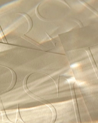 A cover of "Invites" cluster. The owner is arantxanava. The cluster consists of 12 elements.