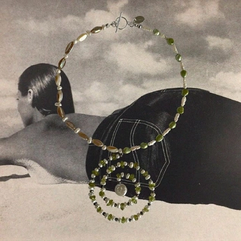 A cover of "BEADED NECKLACE" cluster. The owner is medosa. The cluster consists of 3 elements.