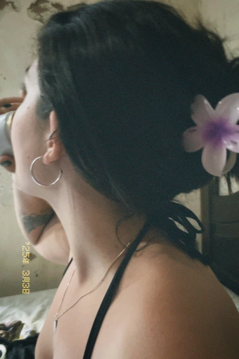 A cover of "autorial" cluster. The owner is littlepeaceofsun. The cluster consists of 6 elements.