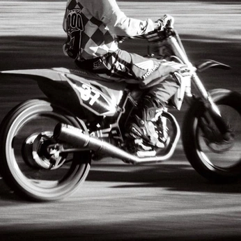 A cover of "adam hansen" cluster. The owner is forkeeper. The cluster consists of 20 elements.