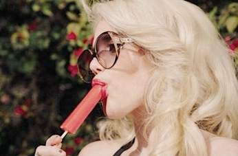 A cover of "Cherry~Girl Aesthetic" cluster. The owner is jkat222. The cluster consists of 3 elements.